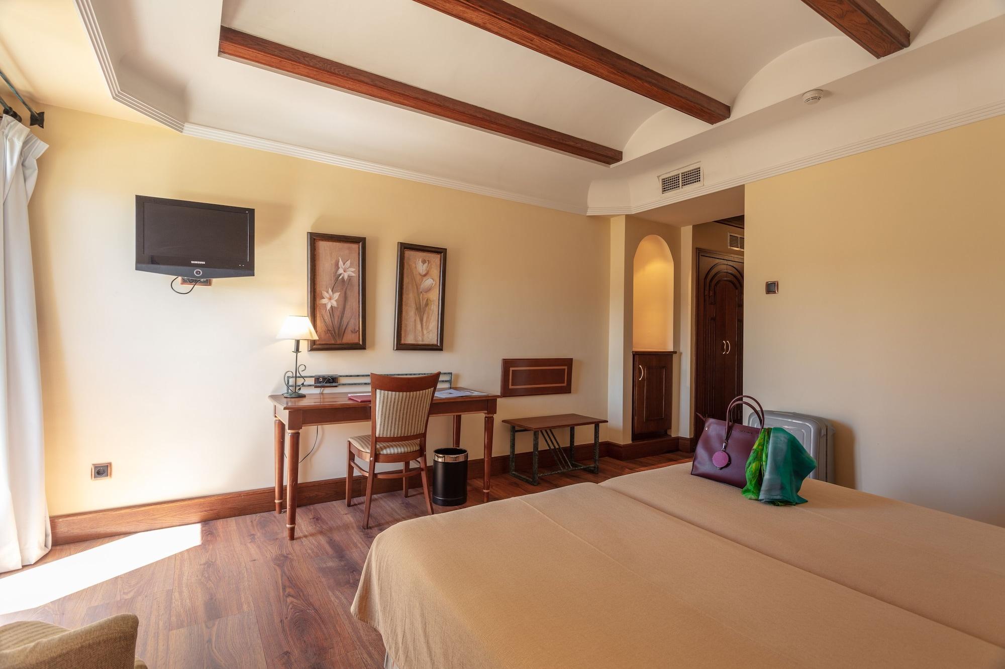 Hotel Abades กวาดิกซ์ ภายนอก รูปภาพ