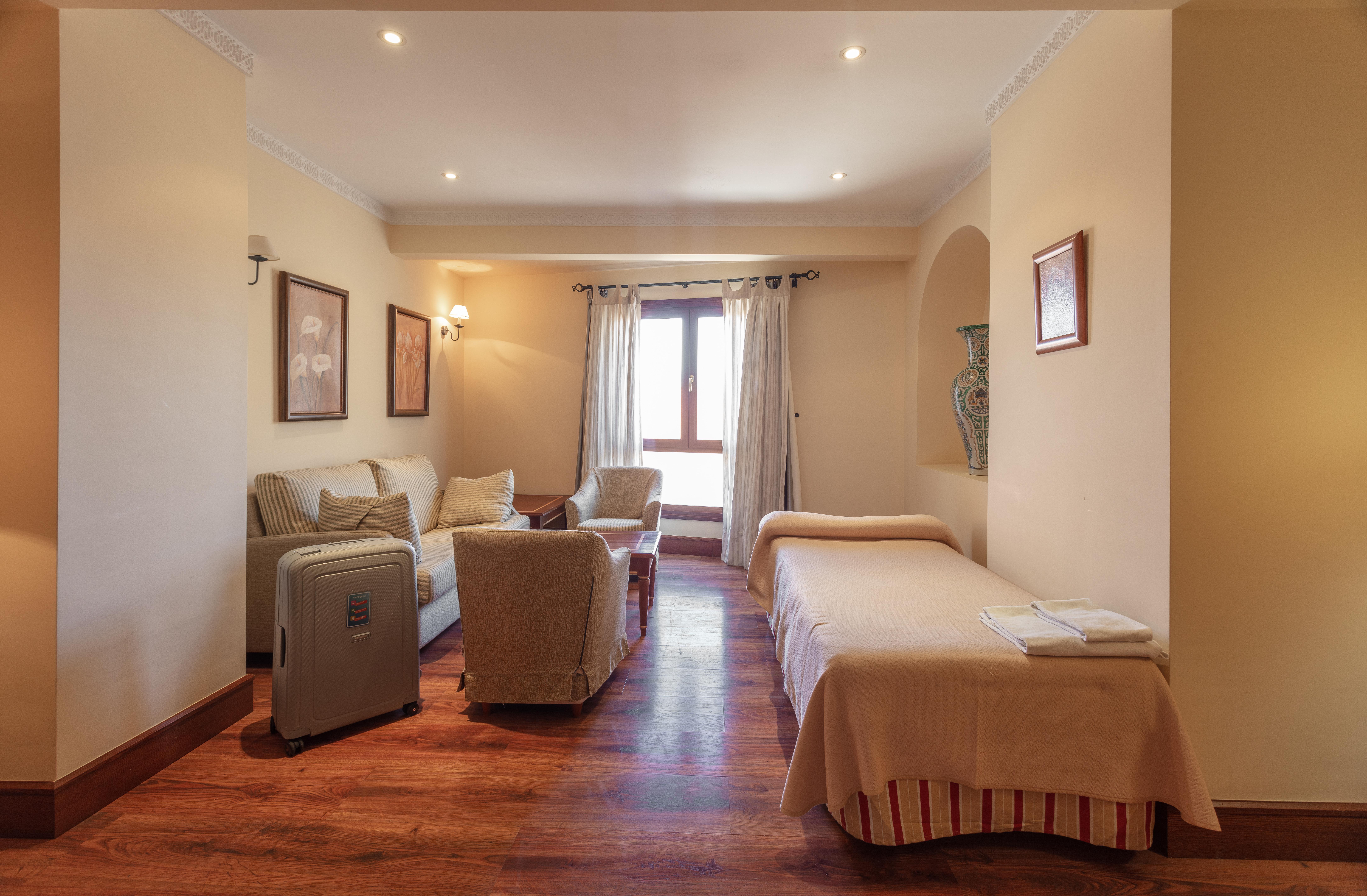 Hotel Abades กวาดิกซ์ ภายนอก รูปภาพ