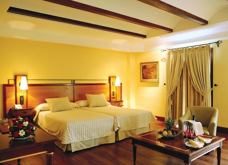 Hotel Abades กวาดิกซ์ ภายนอก รูปภาพ
